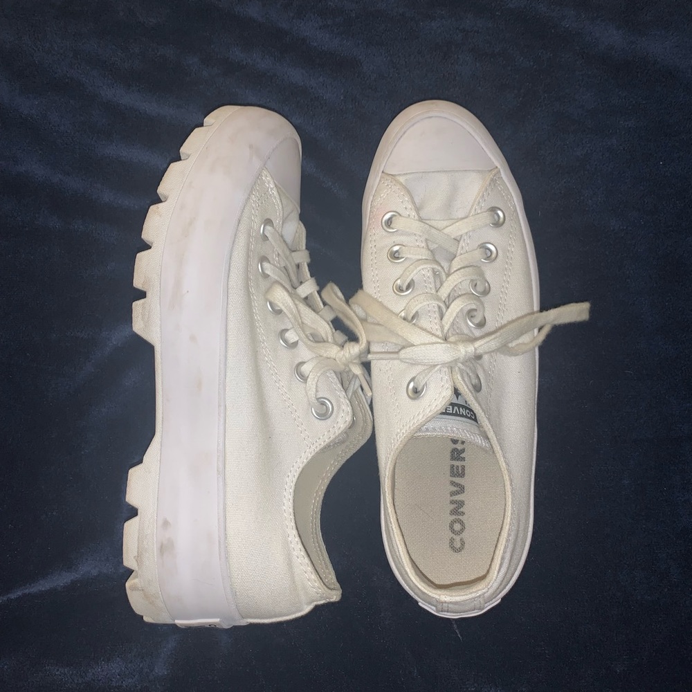 Rugged Platform White Low Top Converse